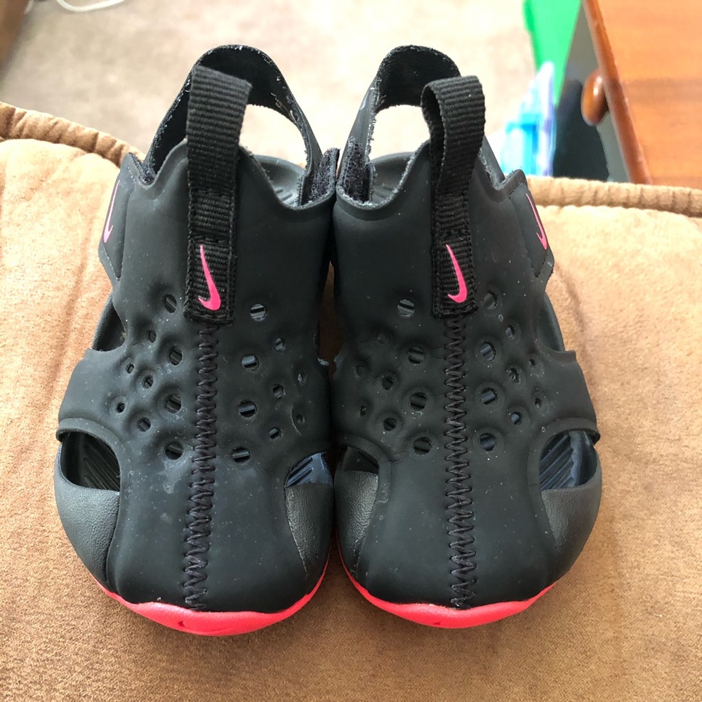 Nike toddler sandals
